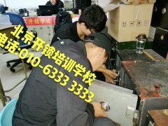 白丝被草视频"